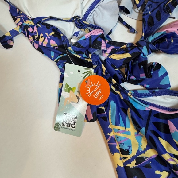 Attracosports Tropical Floral Cutout Ruffle One-Piece Swimsuit UPF50+ M NWT - Picture 5 of 9